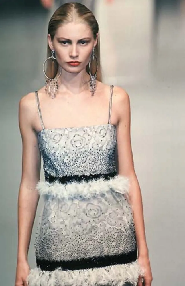 Beautiful Fall 1998 Valentino Runway & Ad Campaign Beaded Tiered Lace Dress