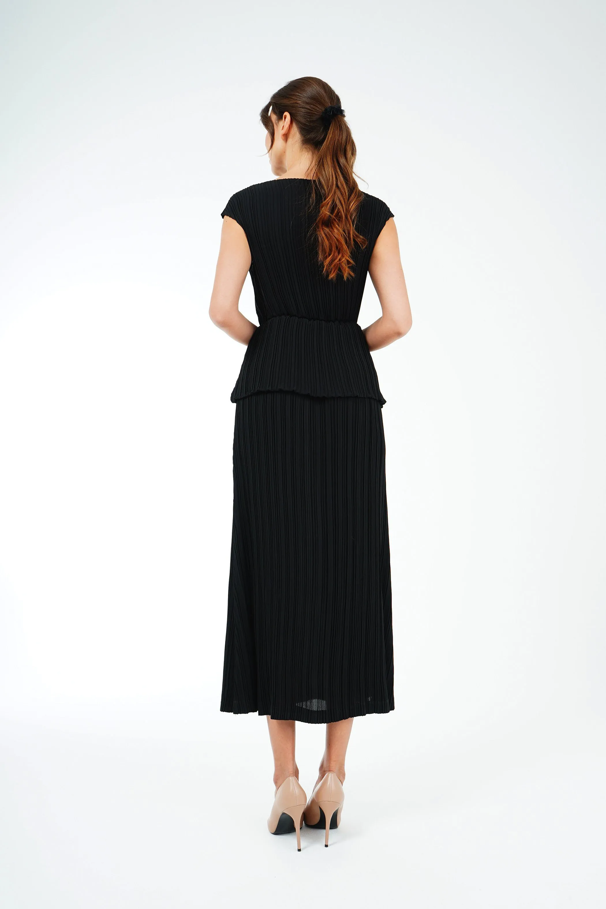 Dia Two Layer Pleated Dress With Narrow Waist