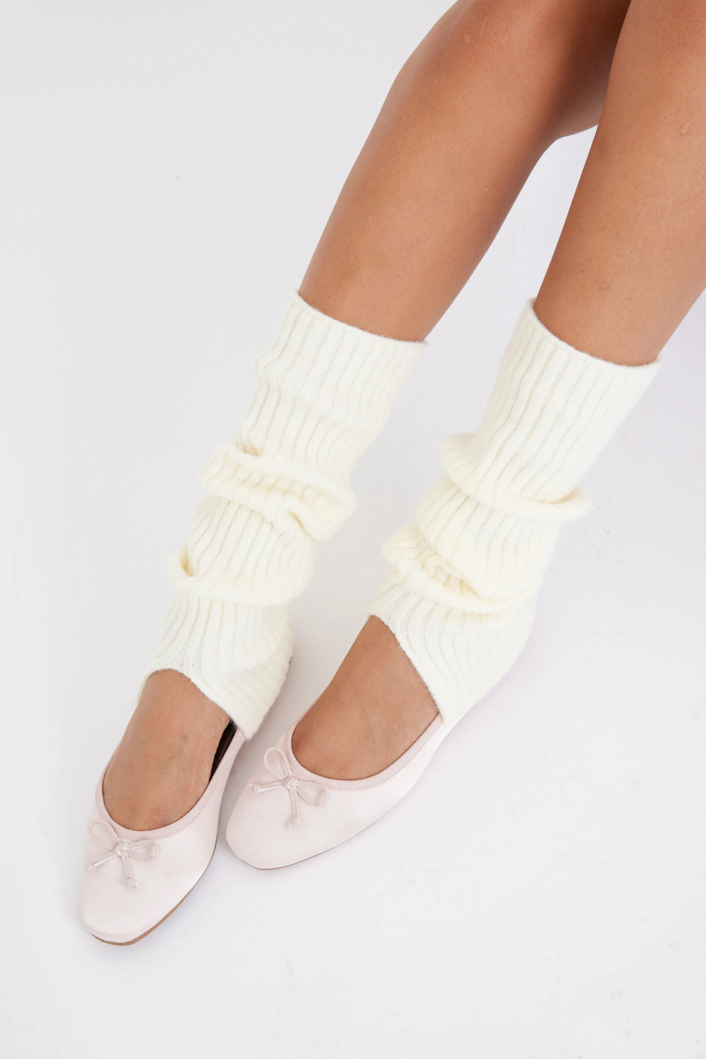 Ribbed Knitted Leg Warmers with Slits in Cream